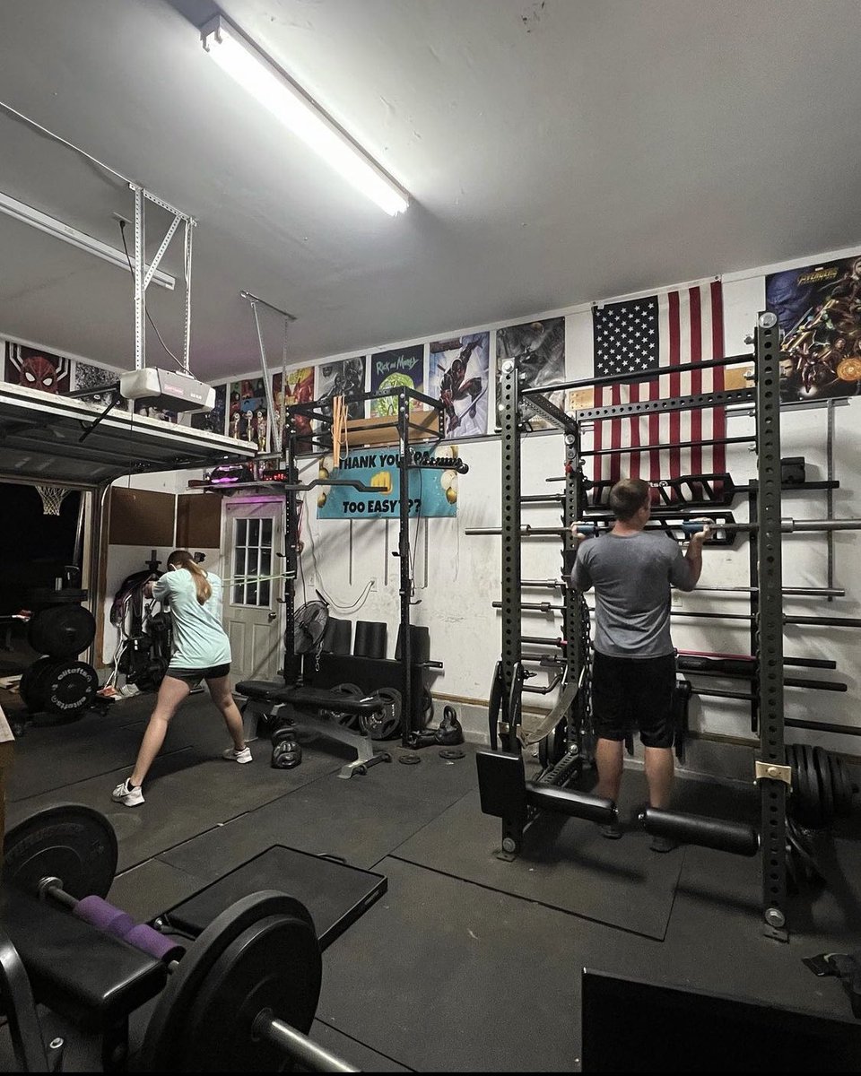 alyssajones2024's tweet photo. Got my 5️⃣ am lift🏋🏼♀️ in before school this morning☀️ with my dad!👨👧 #woostangs @MustangsSeymour @DukeCoachYoung @JAXCoachE @jakesidwell_UVA @Coach_JBloomer @SwiftCoach https://t.co/nFxfCIV9RW