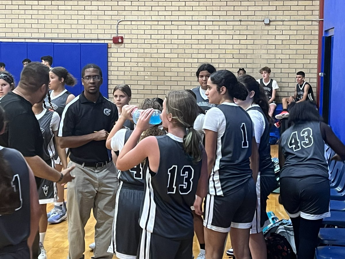 MMSTritonsAD's tweet photo. Our Tritons are leading the @GulfMiddle Dolphins 5-2 after the 1st quarter. @MarinerMiddle https://t.co/vtxDUrzNiZ