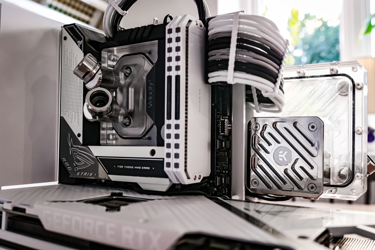 ASUS_ROGNA's tweet photo. ✨ ART IN PROGRESS ✨

#ASUSPCDIY #buildinprocess by Søren Kirkegaard of Nordic 3D Design >> https://t.co/KP84QwNHHA https://t.co/Ri5orOTePX
