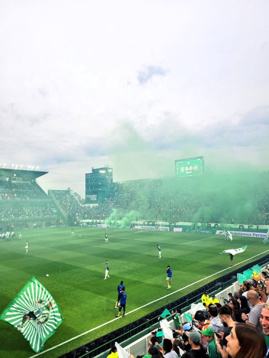 Cosmefulanita99's tweet photo. Gracias pa por hacerme hincha de Banfield 💚 https://t.co/N65lvWTddP