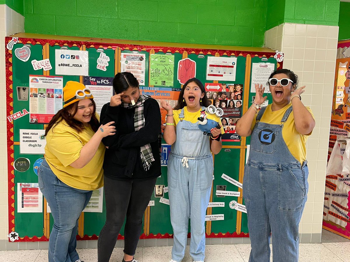 fcs_m_garza's tweet photo. @Rowe006 Hoco Week Day 1: Minion Monday!๐ #RoweFCS #WarriorNation @fcs_r_jimenez https://t.co/Uty2P6VcDZ