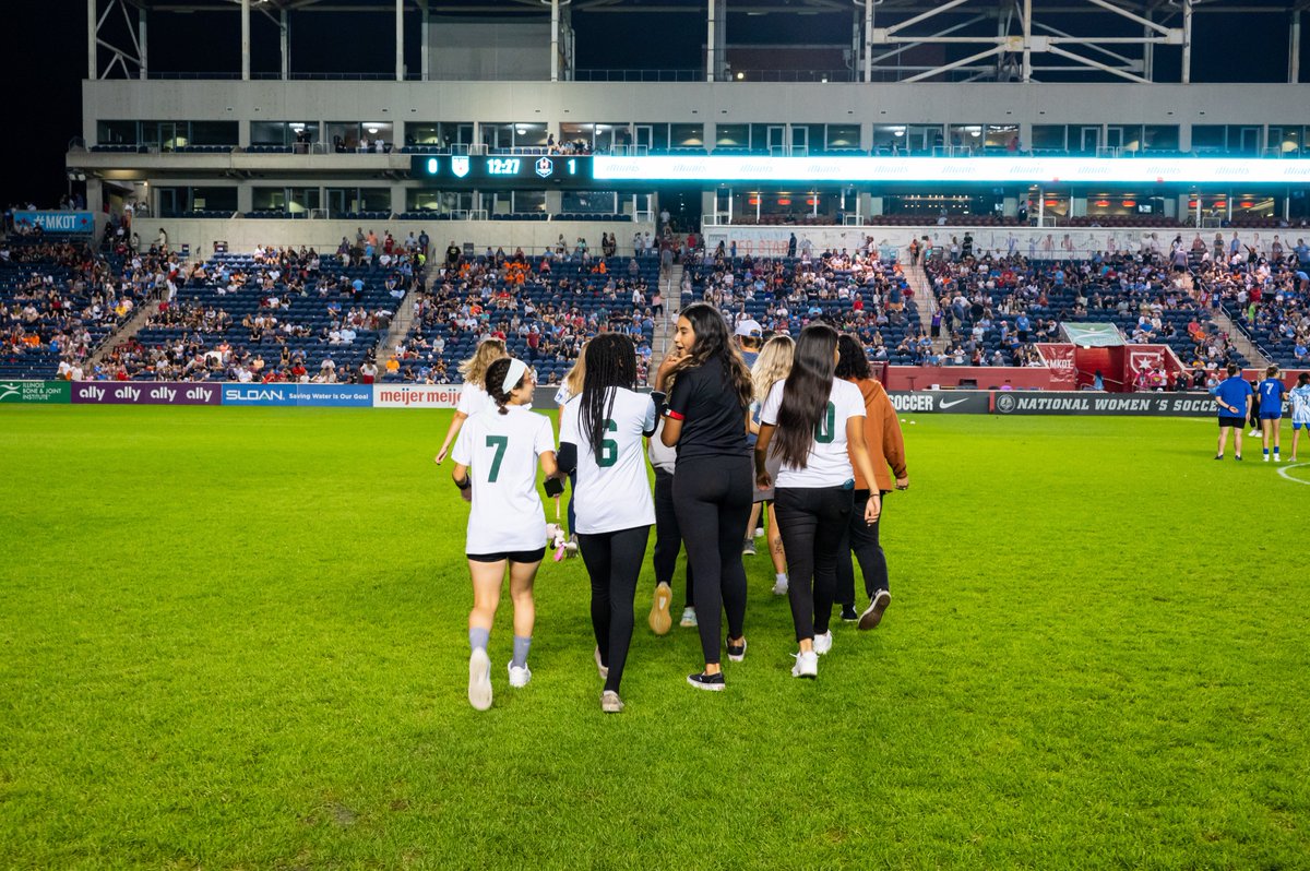 MVCyclones's tweet photo. The Cyclones had some fun Saturday at the @chicagoredstars game. We passed out cups and pens, and our athletes (and Cyclones Athletics) were recognized on the field at halftime! #GoCyclones #mvcyclones💚⚽️🎾⚾️ https://t.co/Mf3hX5Rd9W