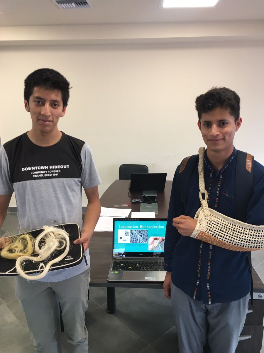 raulitodavalos's tweet photo. Biomaterials Class Final Project:@bryan_4ar @HelenPamela27 @damian_decc were bioinspired in the mechanical strength of Cabuya natural fibers. They applied a biodegradable coating to improve the natural fiber properties. The final prototype is a very resistant &amp; low-cost arm sling https://t.co/MlEhppsaeO