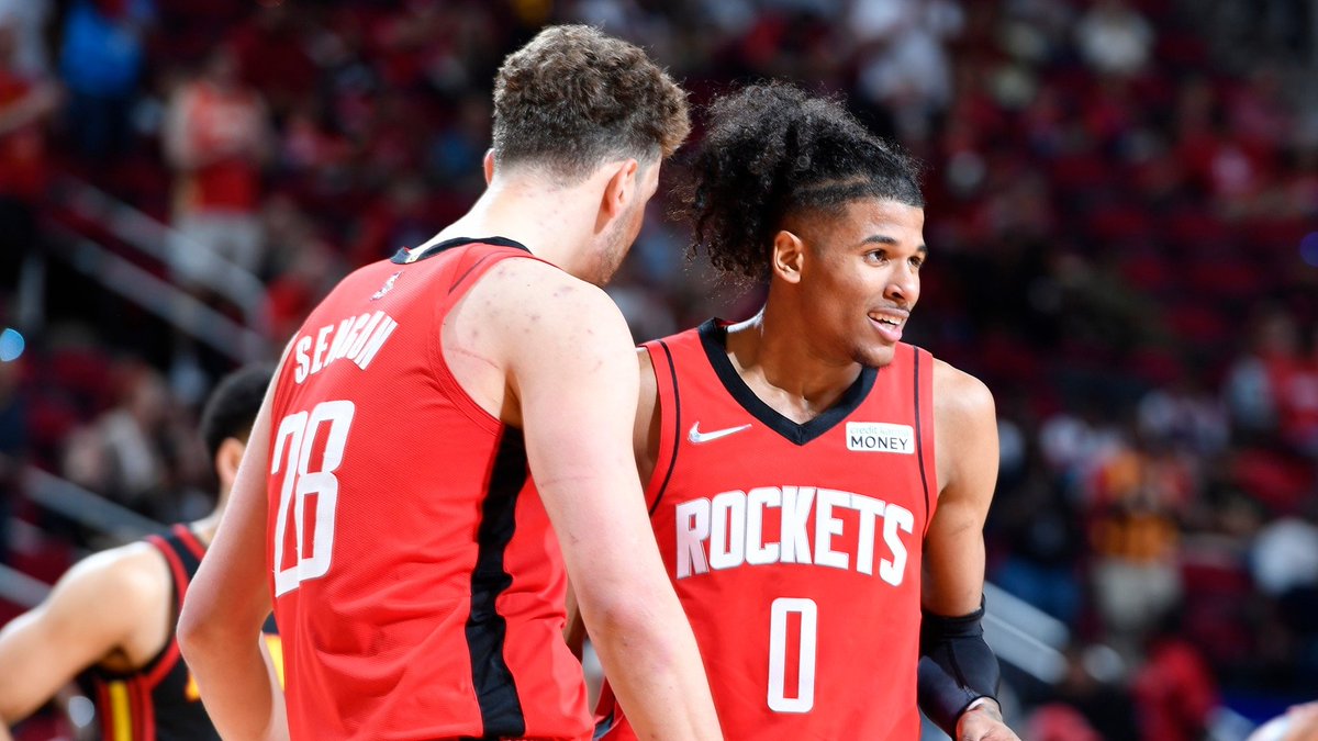 PauloAlvesNBA's tweet image. Via @Jonathan_Feigen:

"And in more than two decades of coaching in the NBA, he [Silas] had never so many members of a team’s roster gather for voluntary workouts through the summer. Or as he put it: “Never. Never, never, never.""

#Rockets