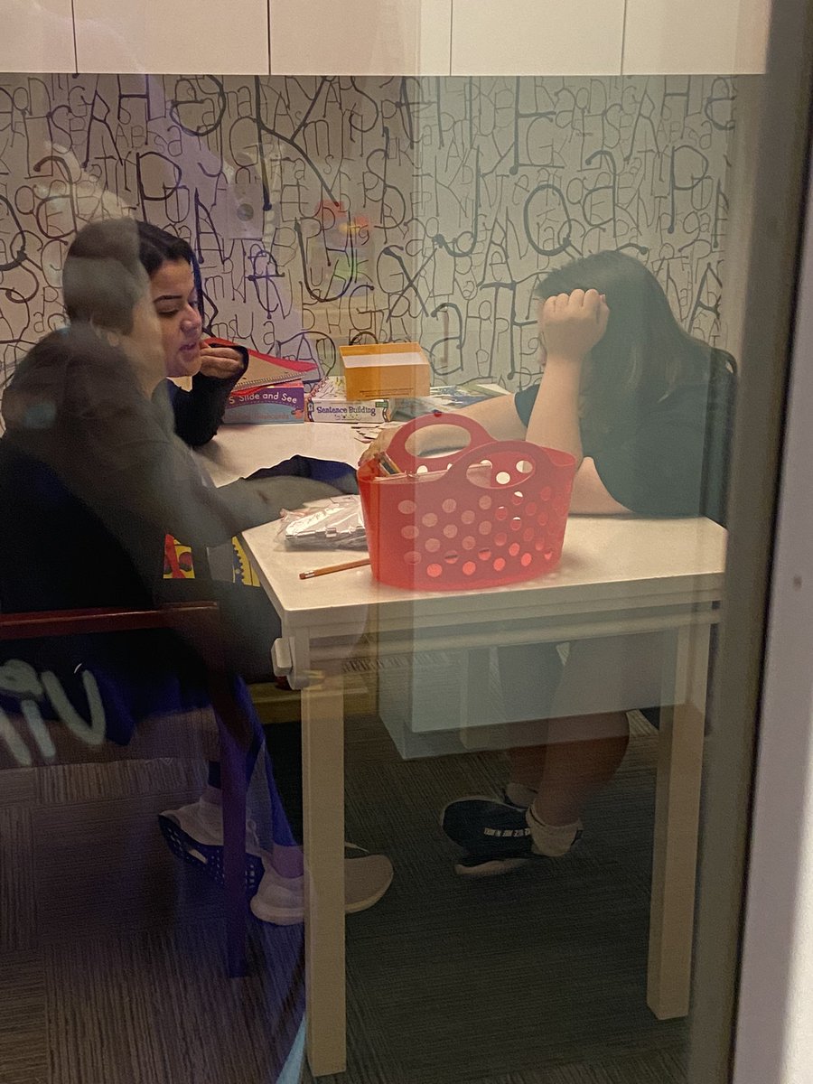 MirabelliDeb's tweet photo. @GiGis_Playhouse is the place to be for tutoring. #gosami #readingisfun @michaelhasler19 @KerryAPozulp @Morton201 @BerwynSouth100 https://t.co/z6aokf4rio