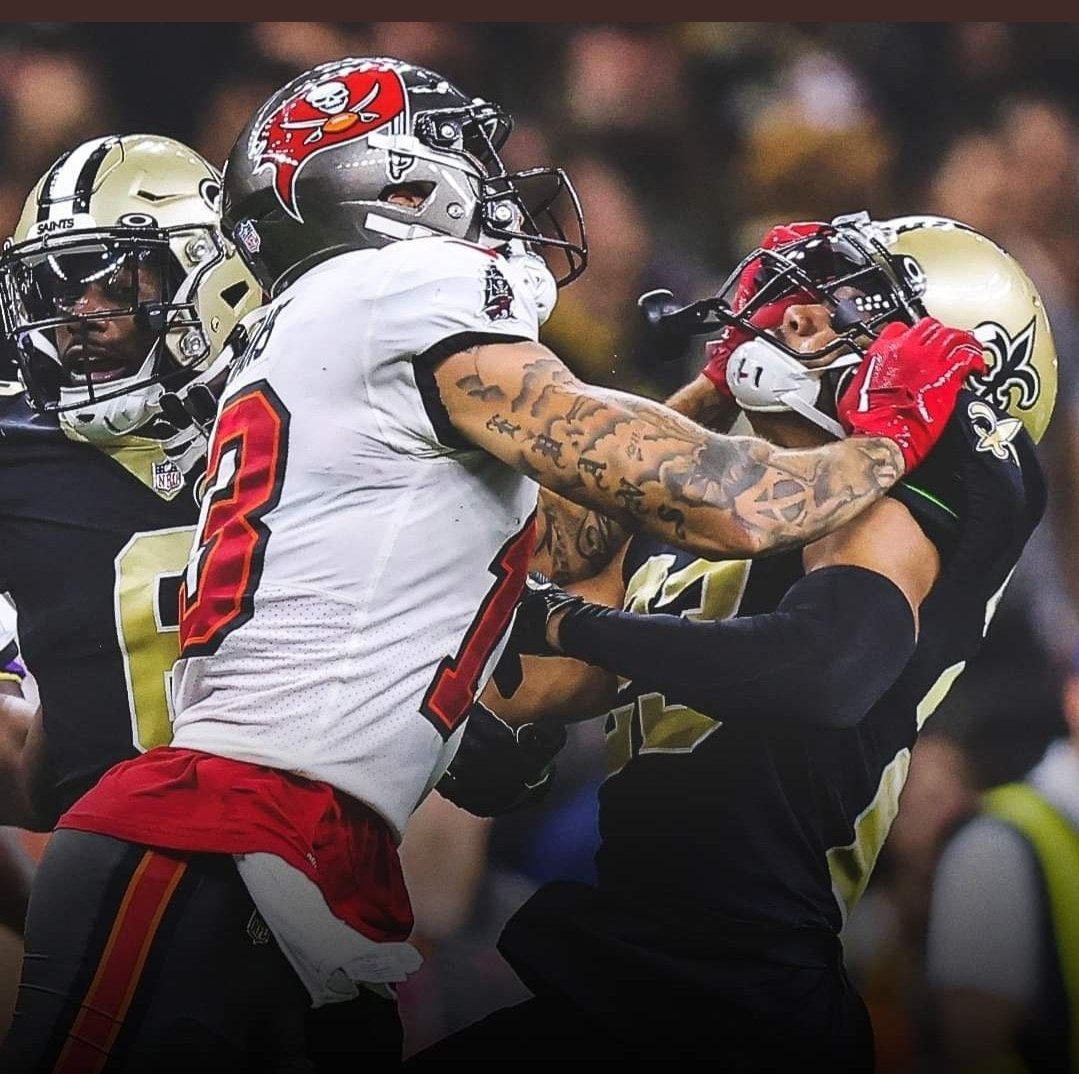 branededfresno's tweet photo. You don't even have to call for it....you took out Godwin's knee and tried to take out Gronk last year too. We know what to expect, that's why M1K3 had to set it off on Lattimore. They'll be ready ๐ค #FreeM1K3 #GoBucs https://t.co/cdQn4TJ7nK