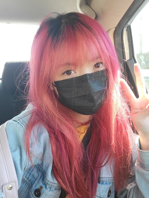 hair slowly turning pink https://t.co/U4s1g1iAbL