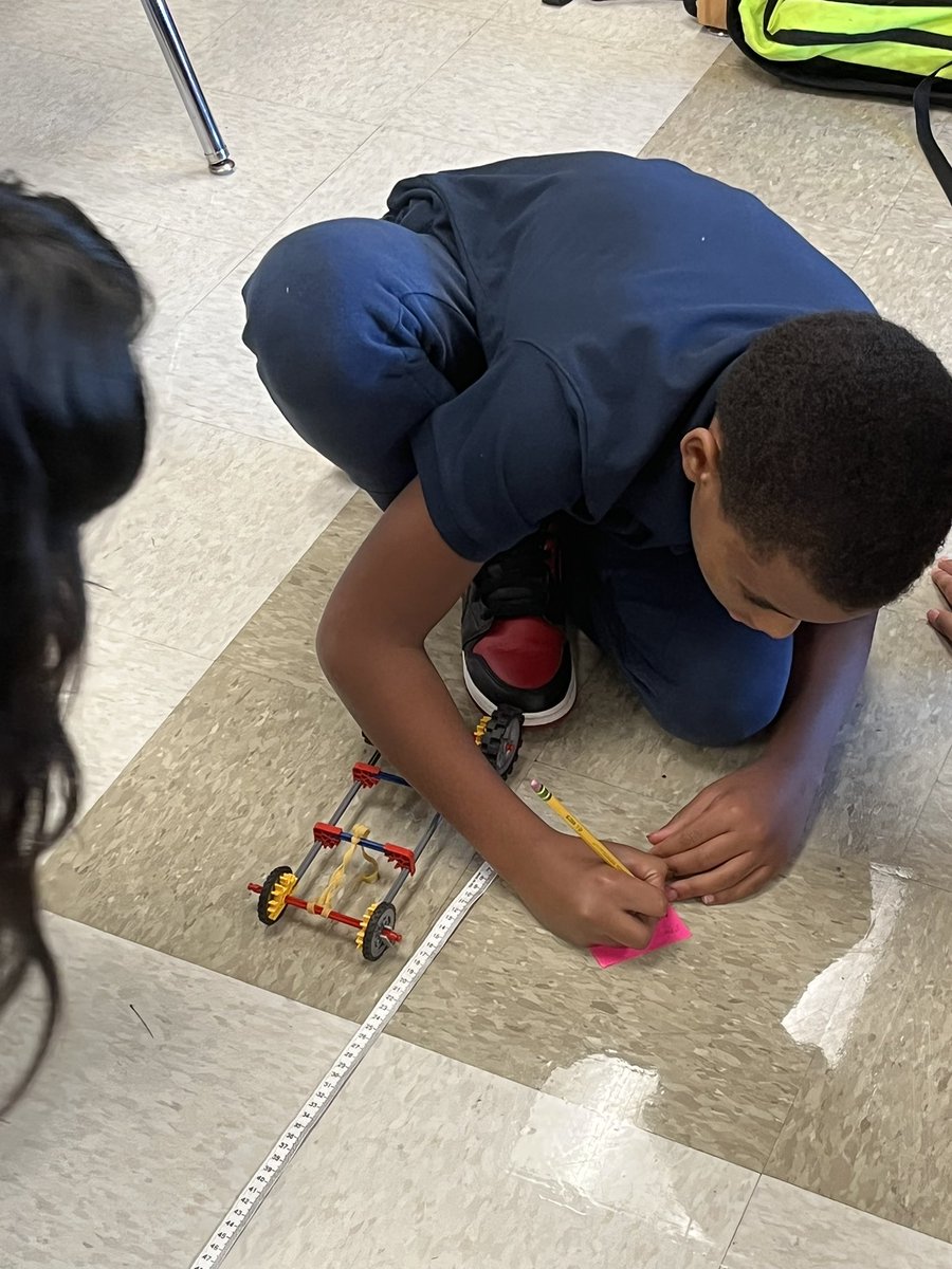 rxprincess01's tweet photo. 5th grade is a “Force”  to be reckoned with! Force and Motion Rocks!! @Neff_ES https://t.co/Ze0FlEFt1v