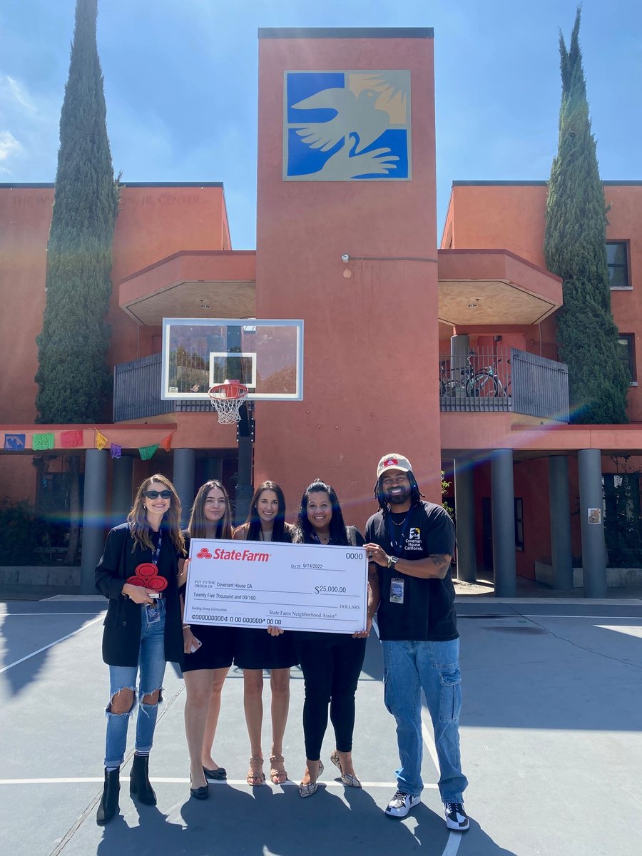 A big thank you to @statefarm for coming to our campus in Los Angeles to deliver this incredible check from the StateFarm Neighborhood Assist. It’s gifts like these that help us keep our lights on and doors open to youth overcoming homelessness.