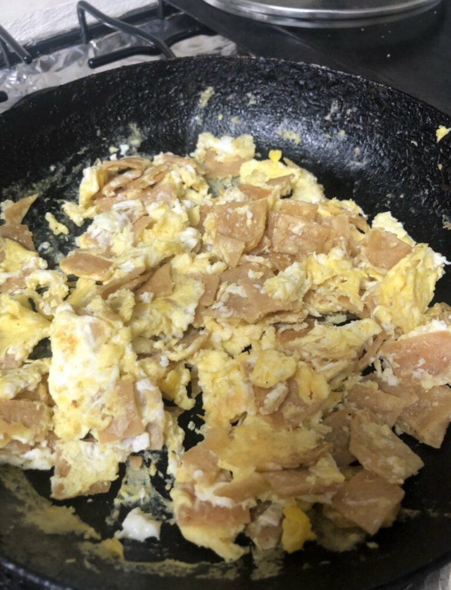 _monicabarrera's tweet photo. Habrá fans del huevo revuelto con tortilla?  ❤️ https://t.co/8wg0sCueiZ