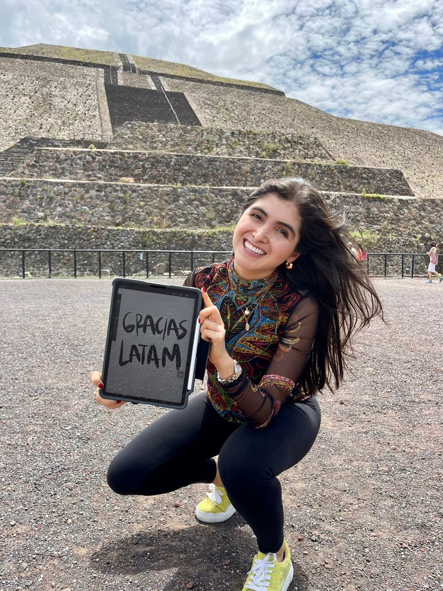 En las pirámides 🇲🇽 me llega la noticia que había sido elegida como una de las 500 personas más influyentes en Latinoamérica por la revista <a href="/BloombergLinea_/">Bloomberg Línea</a>   ♥️

Gracias por tanto amor siempre ♥️

bloomberglinea.com/especiales/500…