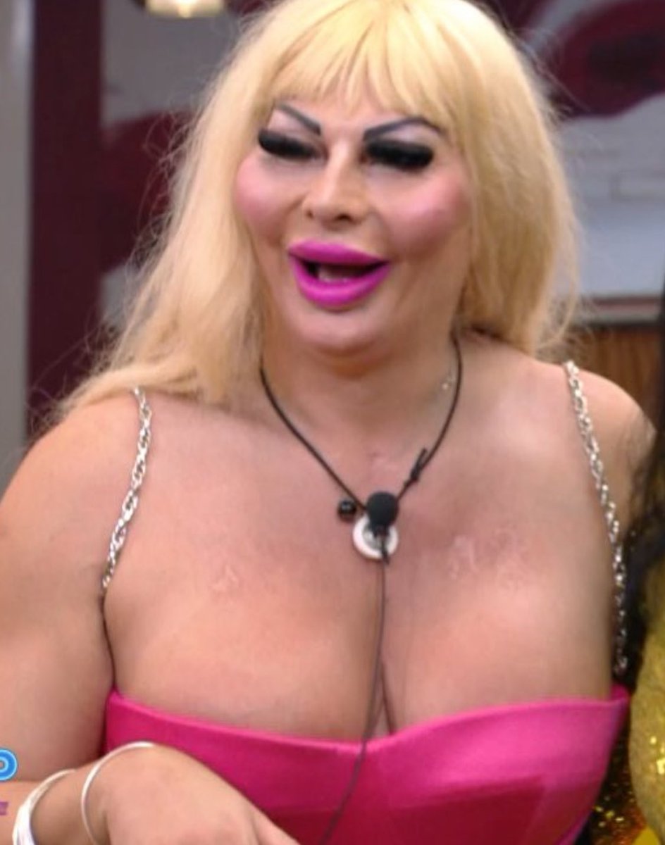 stephany0990's tweet photo. Separate alla nascita #GFVIP #GFVIPParty https://t.co/bvfJavM6VX