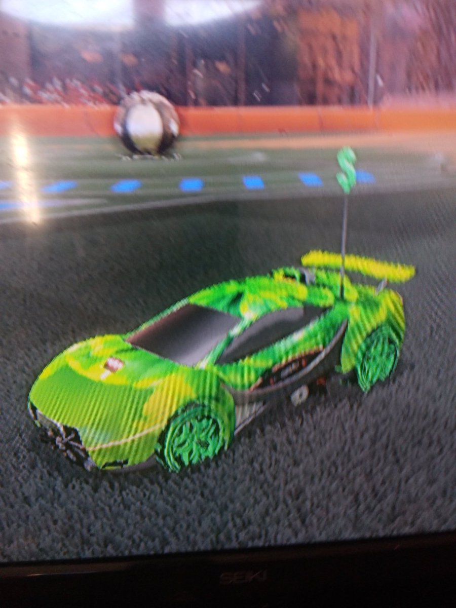 DylanDa641's tweet image. #rlfitcheck The car I'm using is masamune,decal is lime warp wave, wheels is halcyon revolved lime, antenna is a dollar sign