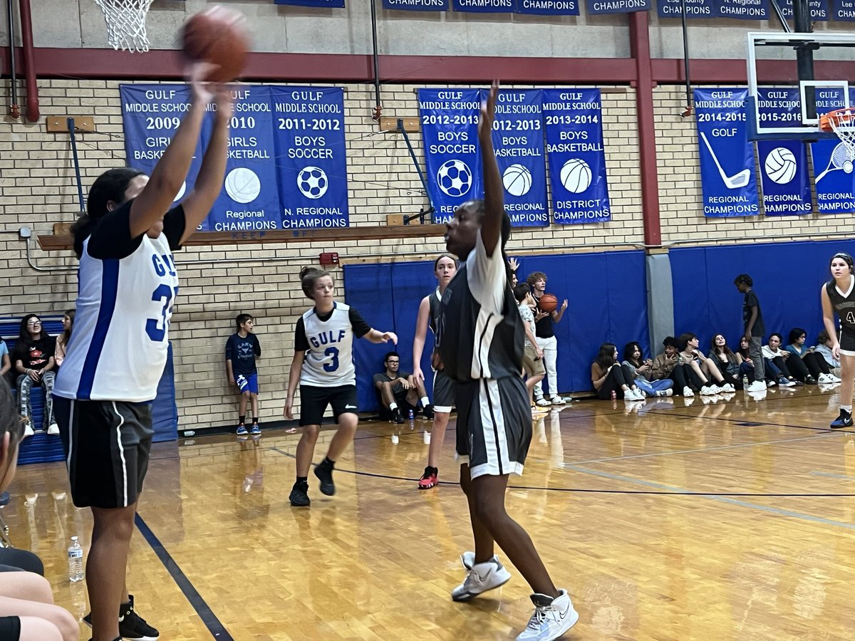 MMSTritonsAD's tweet photo. All tied up after 3 quarters at 14…@GulfMiddle @MarinerMiddle https://t.co/o06e2jJJH2