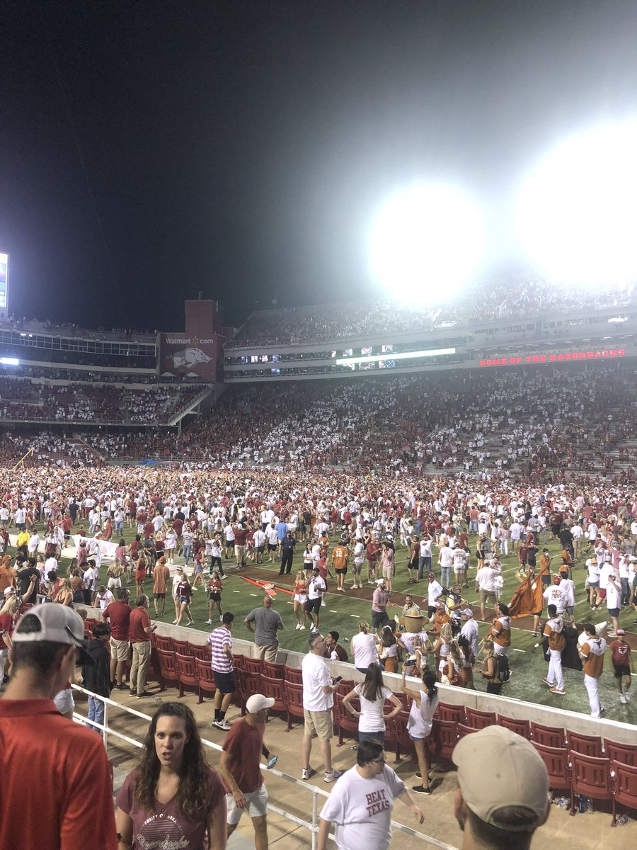 thcarver's tweet photo. @CFBHome Texas vs Arkansas last year https://t.co/1WtmVJMhfx