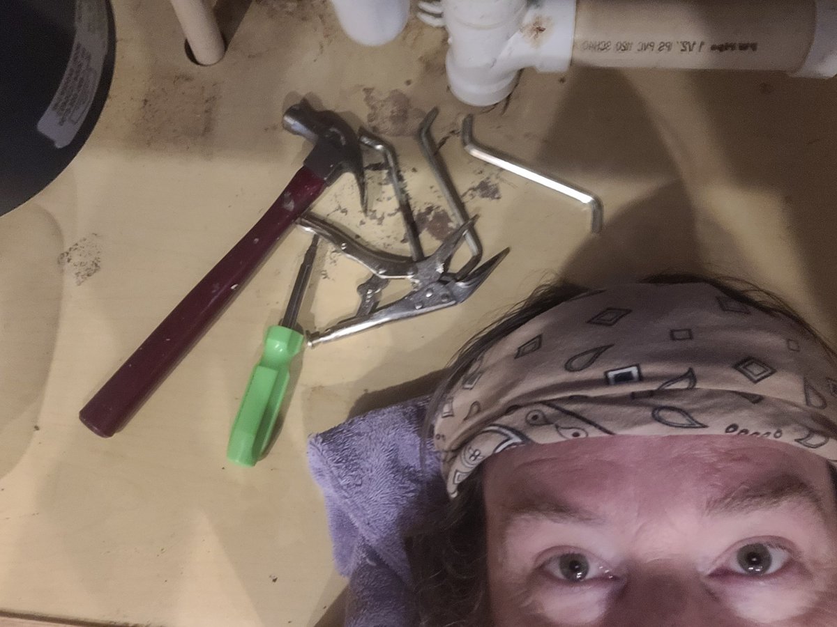 junk_farmer's tweet photo. I need a beer #nocrack https://t.co/JiHCVYOa2n