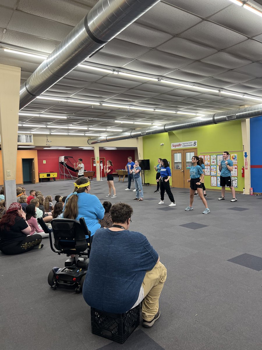These ⁦<a href="/RBurgChoraliers/">Reedsburg Choraliers</a>⁩ spent time at the Boys and Girls Club today. So.much.fun!! #ReedsburgPride