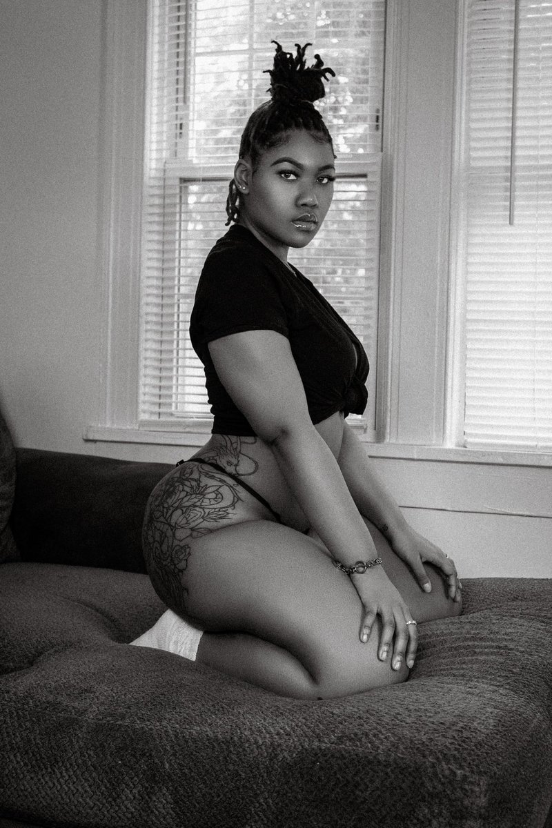 Tr3Lens_'s tweet photo. Get me home
.
Muse: @woahhthemack
Magazine: @lovelymagonline
.
#photoshoot #dmvmodel #dcmodel #dmvphotographer #blackandwhitephotography #portraiture #dcmodels #dcphotographer #dmvmodels #model #baltimorephotographer #vaphotographer #rvaphotographer #chill #chillvibes https://t.co/bsRANfaFHz
