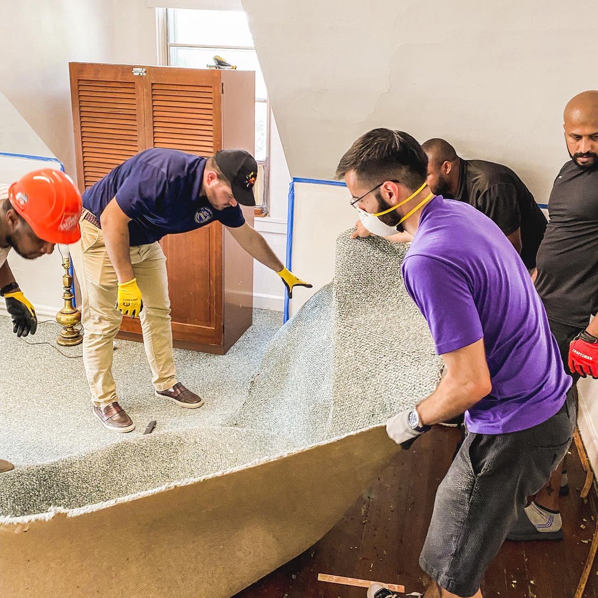 BmoreVocations's tweet photo. We are so proud of our seminarians who spent this past Saturday serving the Towson University @towson_catholic community by working to clean and beautify the Newman center! #prayforseminarians #prayforpriests https://t.co/wgQgBLDxd5