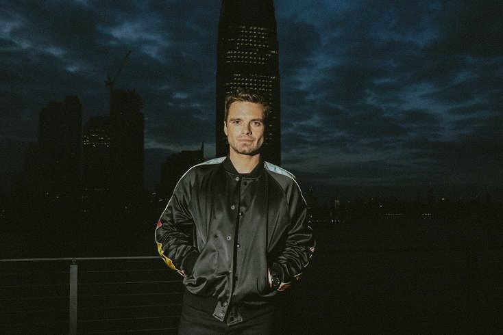 bearsuhfilms's tweet photo. 📸🌃🖤

#SebastianStan https://t.co/Y4B8aN2pxG