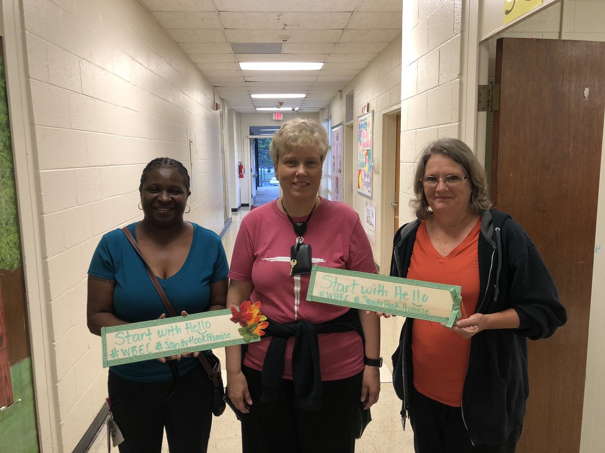 WalterBickettEC's tweet photo. #StartWithHelloWeek at the #WBEC began a little something like this 👋💚 @AGHoulihan @ucpspreschool @UCPSNC #TeamUCPS #SandyHookPromise https://t.co/KYihzPsbrj