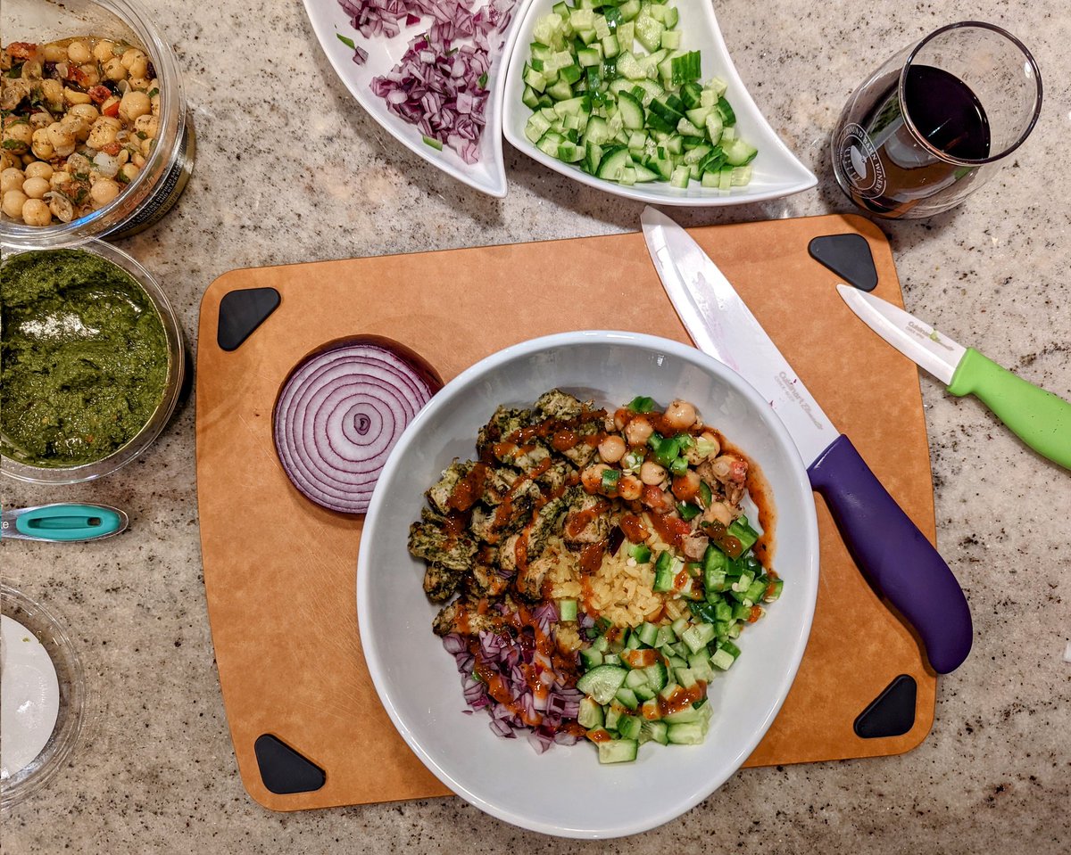 MathSquad606's tweet photo. Decided to get fancy for dinner tonight!👨🏾‍🍳🥗 #Mediterranean #homecooked https://t.co/qTaz6jYRUI