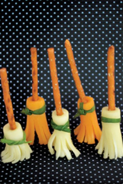 pawpaw_ray's tweet photo. 😋Happy "String Cheese Day"😋
There are many fun kids crafts online, using string cheese!
#StringCheeseDay #Kids #Fun https://t.co/joyC8nTyOV