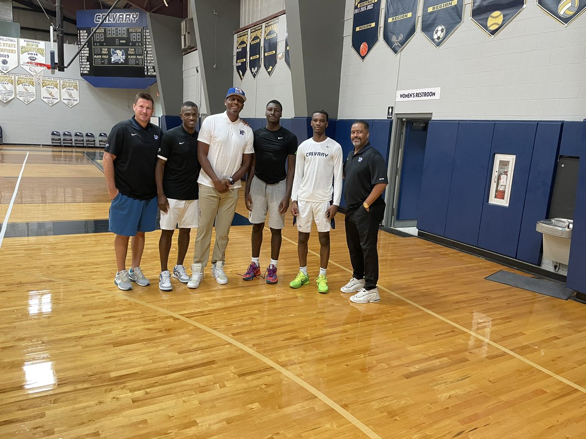 CalvaryChristi3's tweet photo. Appreciate Penny and staff for coming thru to watch the guys! #keepplugging @Memphis_MBB https://t.co/ymjb7THKeS