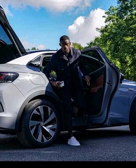 osenisa19's tweet photo. Up dembouz https://t.co/2AznE4H6eB