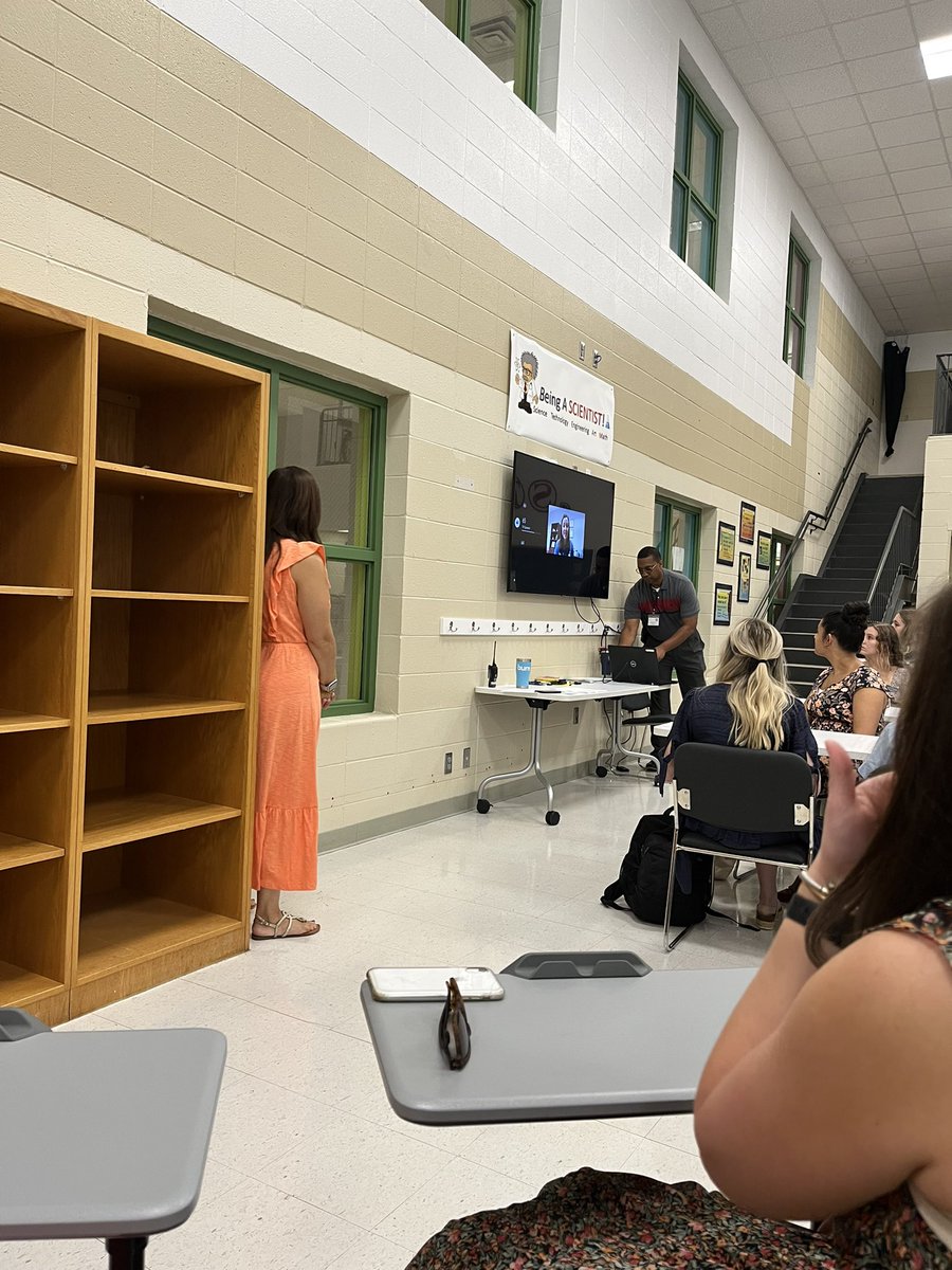 Amy Hoaglund tweet media