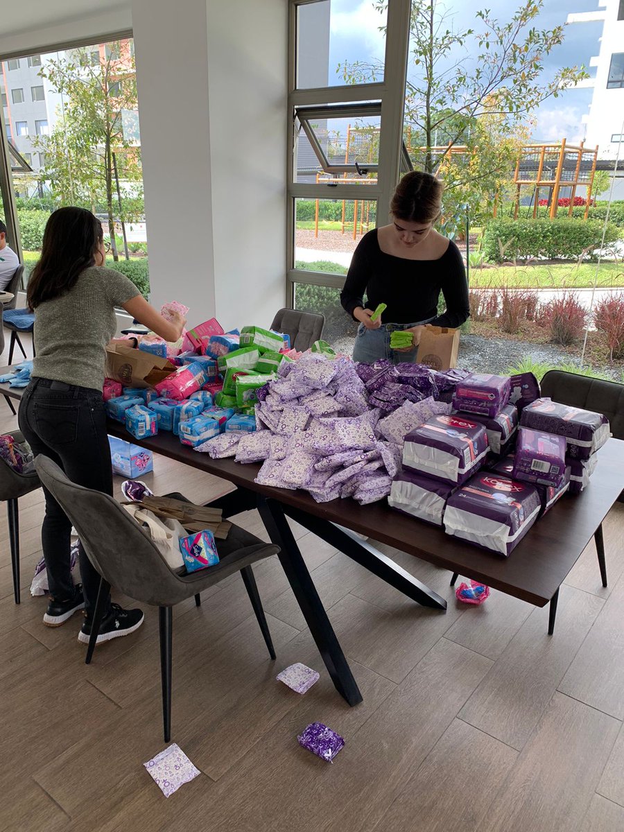 oleadafemgt's tweet photo. 129 kits de productos menstruales, con 19 toallas femeninas (10 de día, 5 nocturnas y 4 protectores diarios) cada uno, gracias a sus donaciones y al trabajo en equipo de Oleada Feminista, el Instituto de Mujeres por la Libertad y Period Gt💜 https://t.co/ASrpXaM2y9