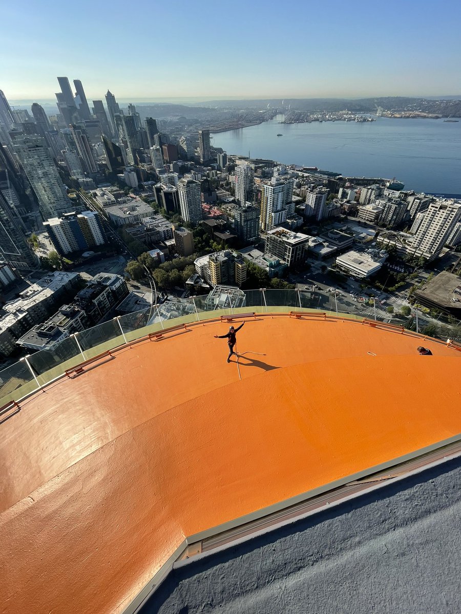 abbyacone's tweet photo. Unbelievable day 🥹🤩

Now go sign up for “Base 2 Space” to benefit @fredhutch and the @space_needle 👏🏻🪐 https://t.co/JOx6eYyNd7