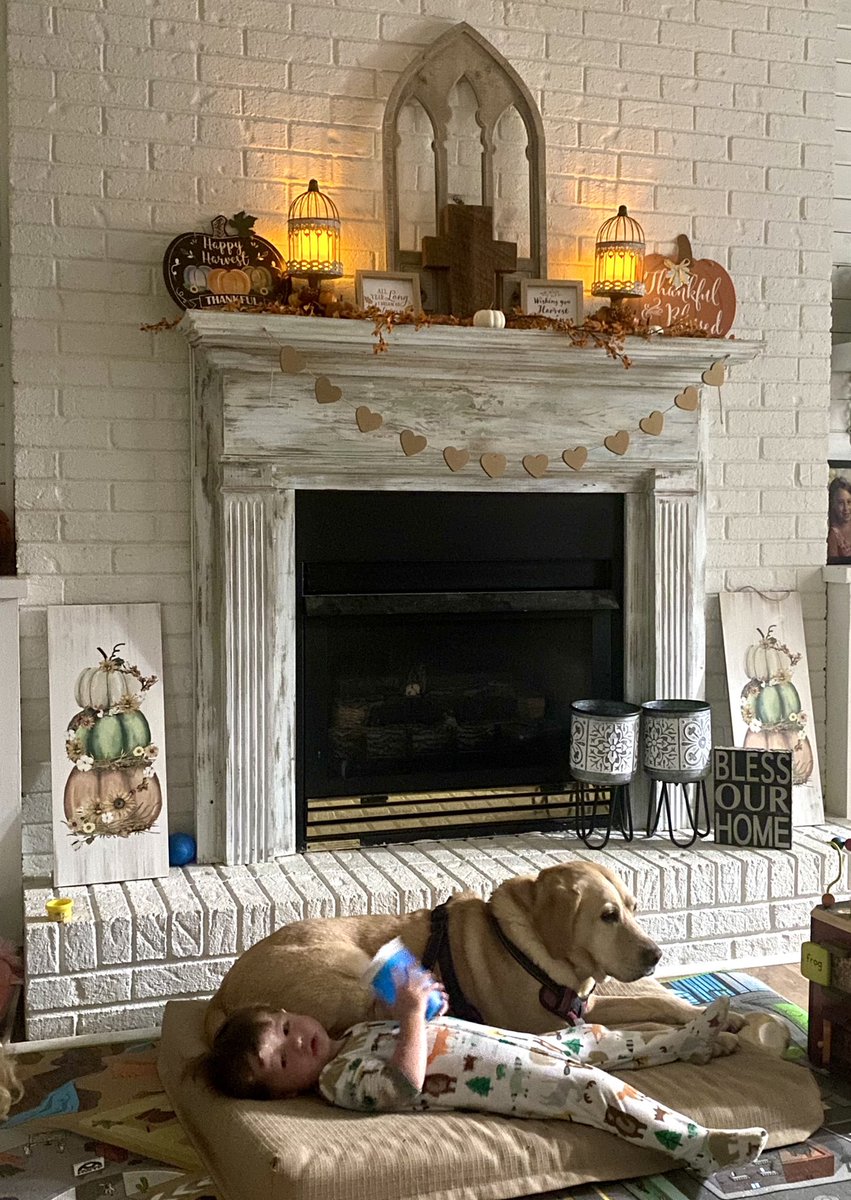 CappsJesica's tweet photo. Ahh , Fall Break ! 🍁👶🐕🍁 https://t.co/NE0tkRs1hM