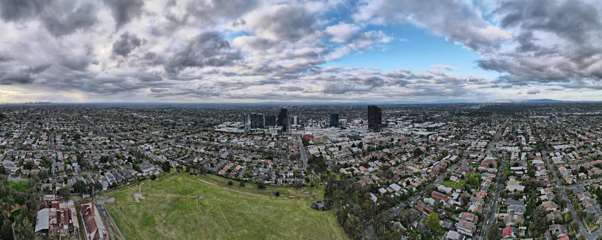 wanderingchina's tweet photo. #Comingupforair // Box Hill from above. Shot from Surrey Park 190922 https://t.co/An8fat0p6X