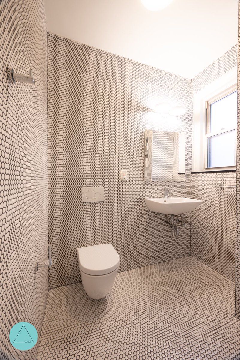 gerardsplendor1's tweet image. Who doesn’t LOVE white #PennyTile?  This great new bathroom is just part of the 3 BR 2 Bath prewar coop I am listing at 155 Henry St. $1.795k. First open houses this weekend.  #CBWarburg. #ColdwellBankerWarburg