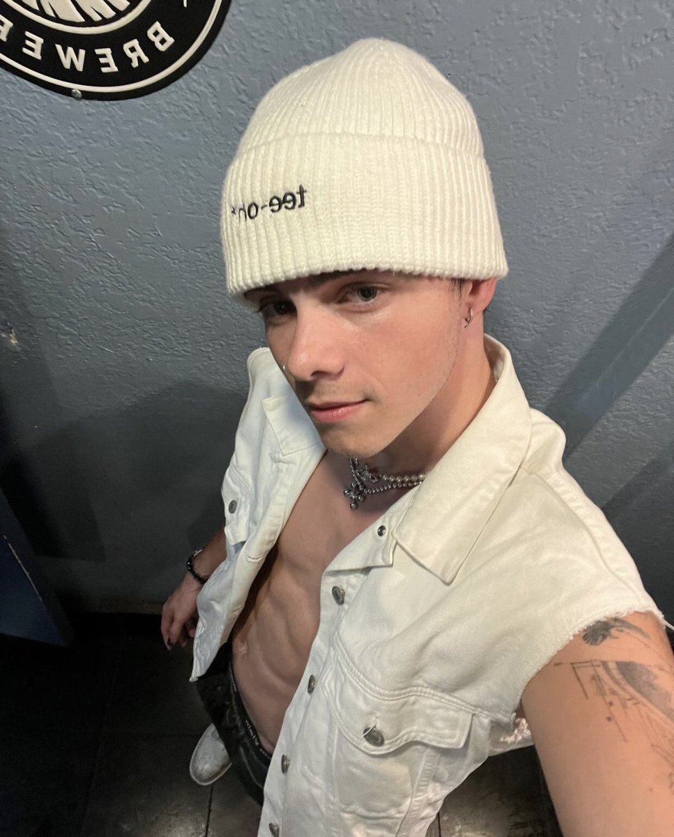 archbesson's tweet image. dearest corbyn besson, this type of picture should be illegal, but please, never stop posting them