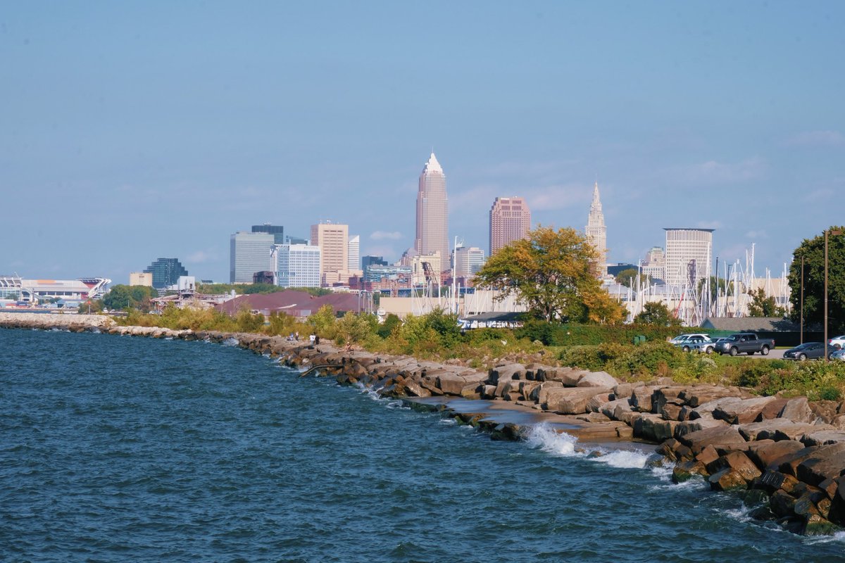 Obv2003's tweet photo. Edgewater Beach today. From a horrible thunderstorm this morning to a bright sunshiny day. @TheCLE @clevemetroparks @CityofCleveland @OhioFindItHere @OhioLakeErie #photography #photo #photograph #cleveland #ohio #edgewaterbeach #clevelandmetroparks #thisiscle #beach #nature https://t.co/0Hhfn1DjR3