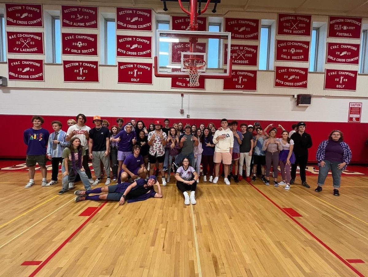 saranaclakehs's tweet photo. #slhshoco22 Day 1: Color Day. Awesome participation! Looking forward to tomorrowโs, Summer Break vs Winter Break. Show up with your school spirit! #redstormpride #gobigred https://t.co/ytZpb1zmWx