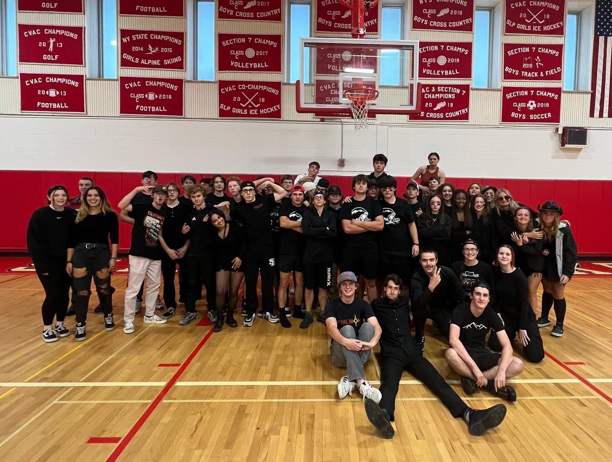 saranaclakehs's tweet photo. #slhshoco22 Day 1: Color Day. Awesome participation! Looking forward to tomorrowโs, Summer Break vs Winter Break. Show up with your school spirit! #redstormpride #gobigred https://t.co/ytZpb1zmWx