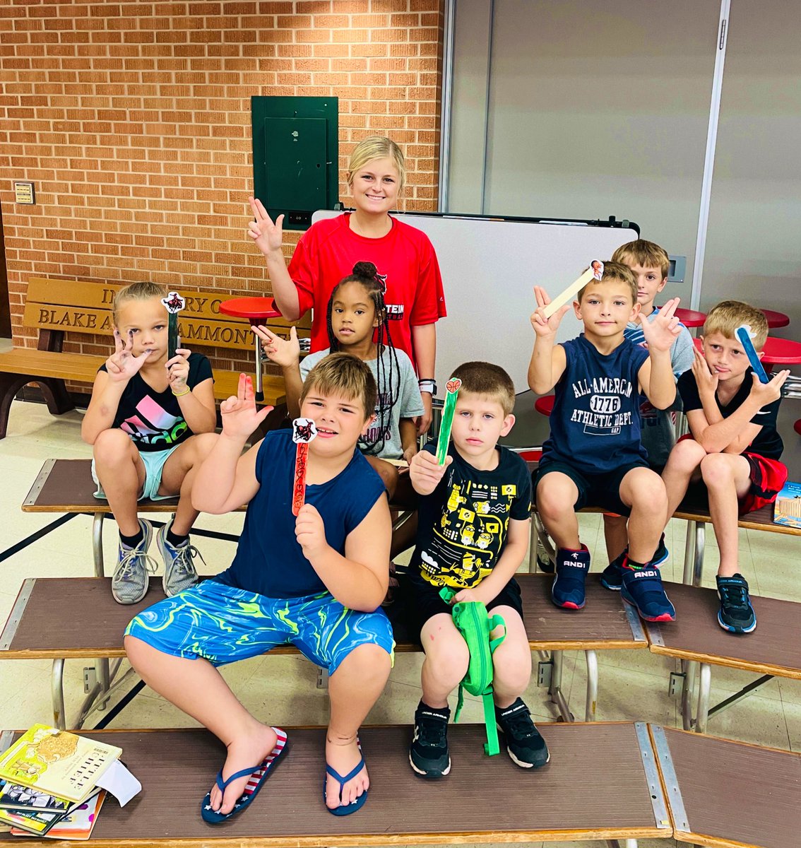 NWOSUWBB's tweet photo. “Reading with the Rangers” made a stop at Medford Elementary today to hang out with some cool 1st and 2nd graders! 📚❤️

They made some pretty awesome Ranger bookmarks and picked out some great books to read! https://t.co/UvWb4udY9d