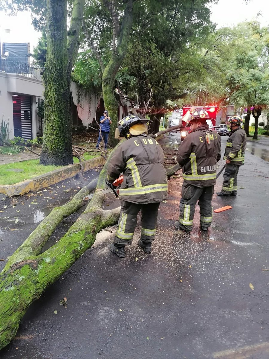 Bomberos_CDMX tweet picture