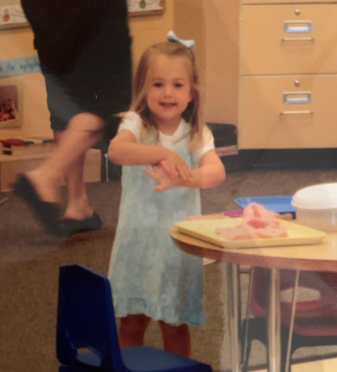 SplatInk2022's tweet image. Meet Cahill, soccer captain, cheerleader, NHS member, and a member of key club and stang hype club, she’s got a lot on her plate!

That doesn’t stop her from being excited about creativity, so we hope you find it just as infectious as us!