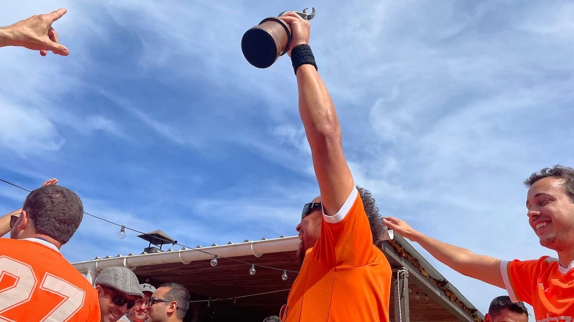 La pre ya salió campeón!!
Luego de un gran año, los muchachos dirigidos por Ricky Quintana se coronaron campeones invictos!!
Felicitaciones y un agradecimiento especial a todos los que apoyaron durante el campeonato.

Muchas gracias jugadores, la copa está en la vitrina 🏆⚽️🧡