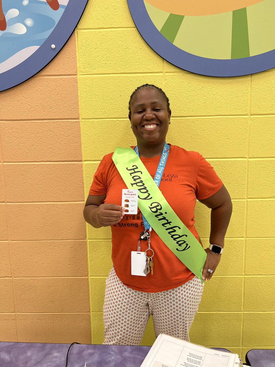 JacquieKortz's tweet photo. Happy Birthday to GL ladies Ms. Lucio, Ms. StRomain, and Ms. Reyes!We wish you all the best!🥳🎂🎁🎉❤️💚@GarciaLeza_AISD @erikalucio16 @misshombi @Counseling_AISD #CaresTeam #AldineConnected #MEMCGL @anitaperezABC https://t.co/WIUOxjeaY4