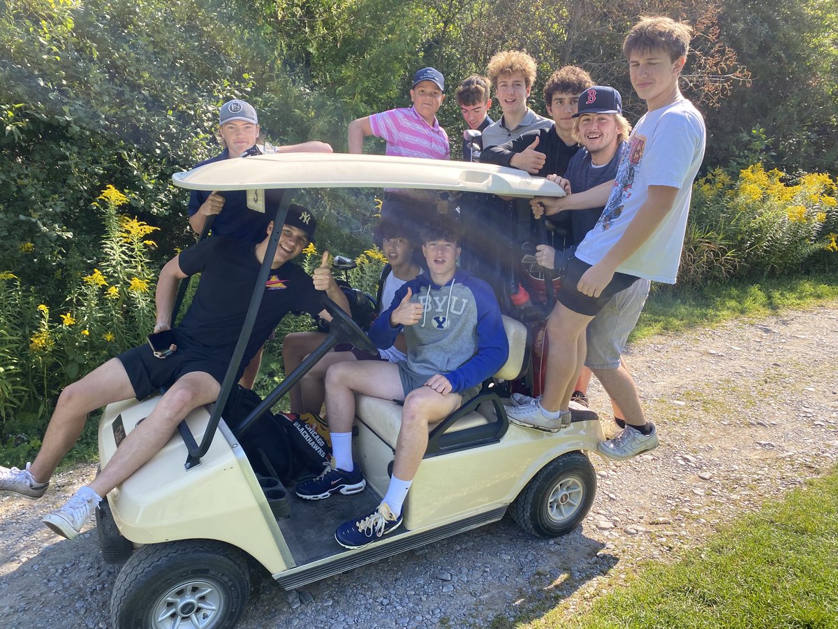 Grade 11 Phys Ed golfing trip