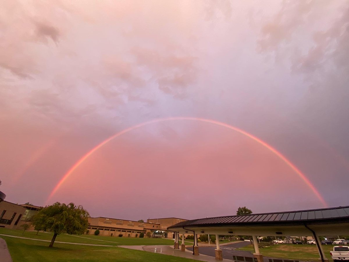 CommackSchools's tweet photo. Beautiful rainbows tonight over Commack. Thanks to #MsClark #MrsRihm and #DrInforna for these photos! #Sawmill #NorthRidge #CommackHighSchool #CommackSchools #doublerainbows π https://t.co/JcD5NNVHhL