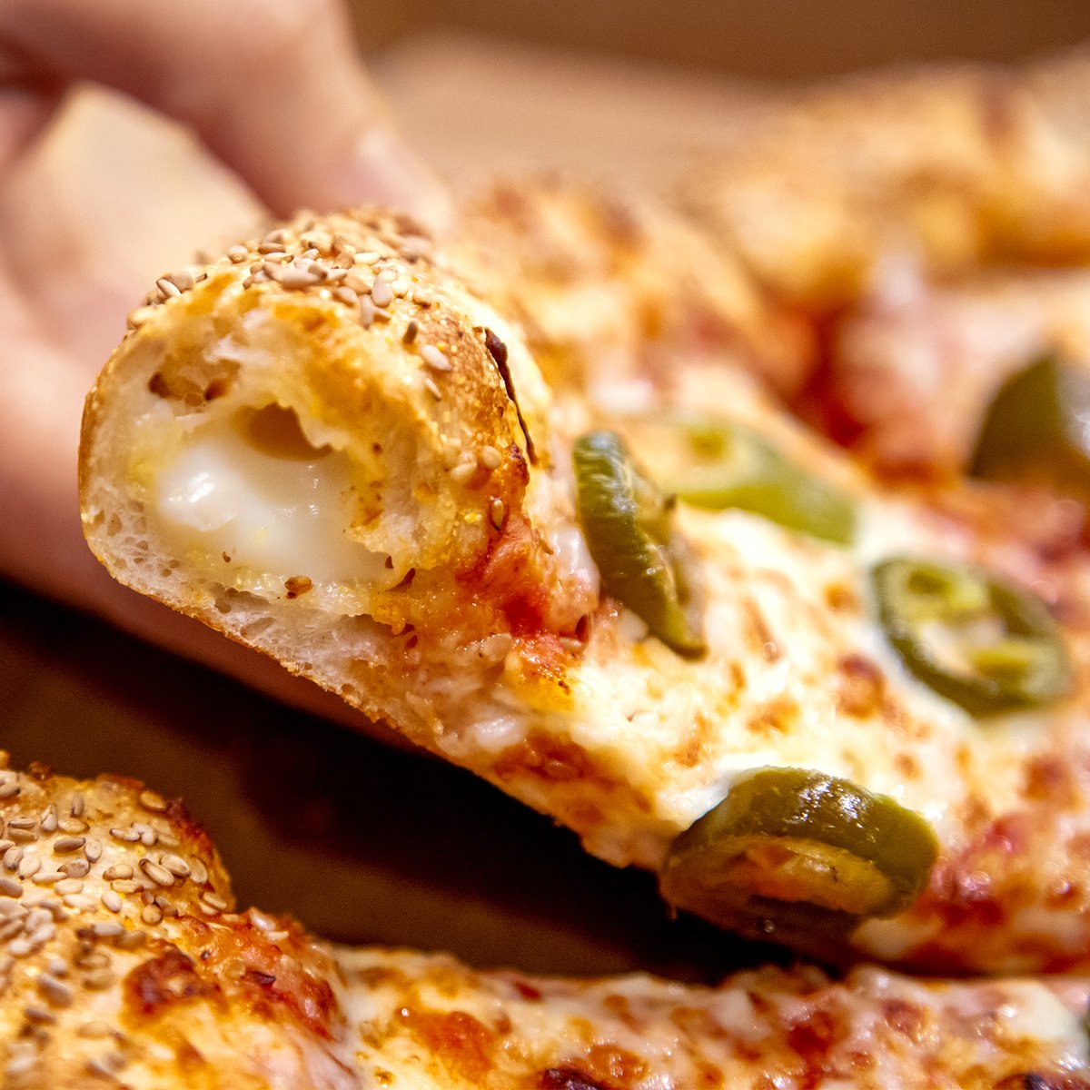 HowieTulsa's tweet photo. Did someone say "Cheese"? Add stuffed crust to your large hand-tossed pizza for only $3.00 more. #stuffedcrust #pizza #delivery #italian #flavoredcrust #tulsa #midtowntulsa #hungryhowies https://t.co/bcYSYU7kOG