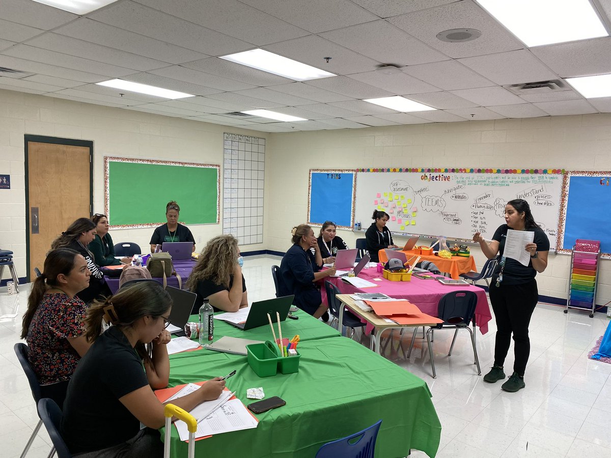 DalethJuarez's tweet photo. Our first Writing Vertical Alignment meeting of the 2022-2023 school year @PSJAGuerraElem ! Love collaborating &amp; planning with our Writing Experts from PK-5th! We have the best in @PSJAISD #GuerraLIFE #LIFEisgoodatGuerra 💚🦅 https://t.co/z2JinrvL1l
