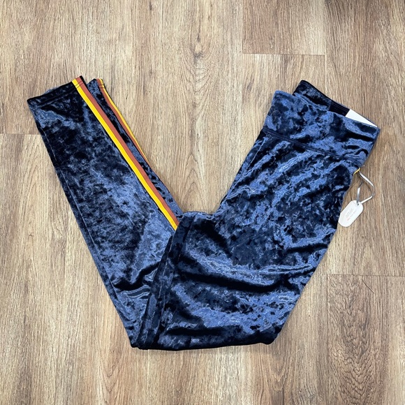 CygnusiaFan's tweet photo. So good I had to share! Check out all the items I'm loving on @Poshmarkapp from @ElissaDegel #poshmark #fashion #style #shopmycloset #aerie #becbridge #timberland: https://t.co/1UOkumVzDO https://t.co/JyDlD9I0vh
