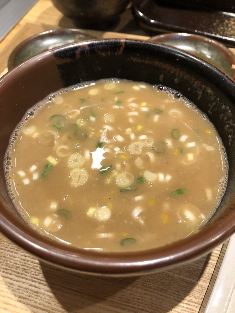 XKenstyle's tweet photo. 中華蕎麦とみ田

つけ麺+メンマW+ご飯物

ゴリっと食感の食べ応えあるメンマも主役級❗️
美味しいかったです👍

ご馳走様でした〜！ https://t.co/GhSkYiIDQb
